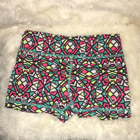 Patterned shorts - Picture 2 of 4